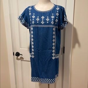 World Market Size L/XL Lightweight Denim Embroidered Dress Cap Sleeve EUC